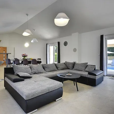 Single-storey With Private Pool Marcana