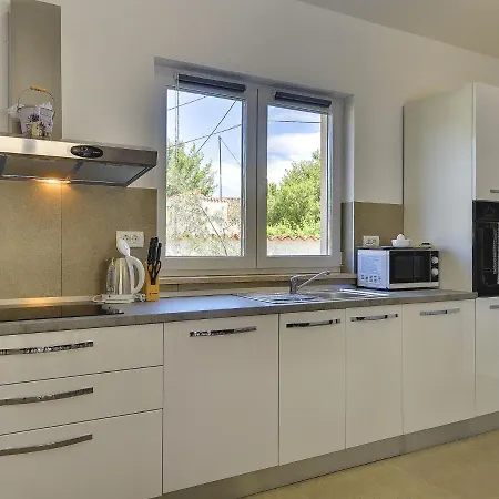 Single-storey With Private Pool Holiday home