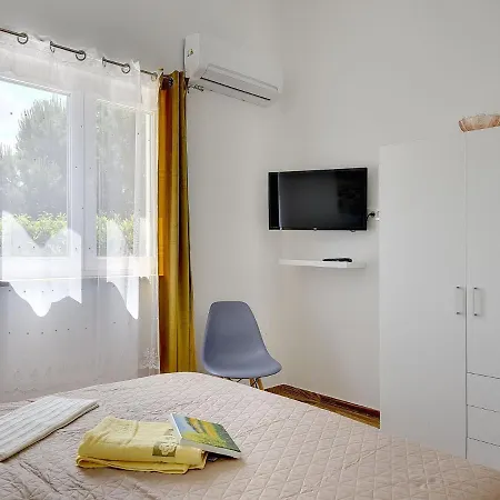 Single-storey With Private Pool Holiday home