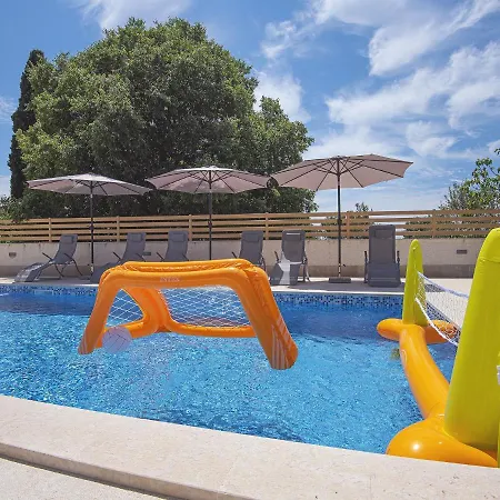 Single-storey With Private Pool Holiday home